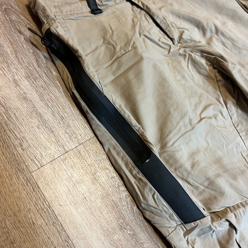 Nike Joggers Size 32 Men's Khaki - Picture 2 of 6